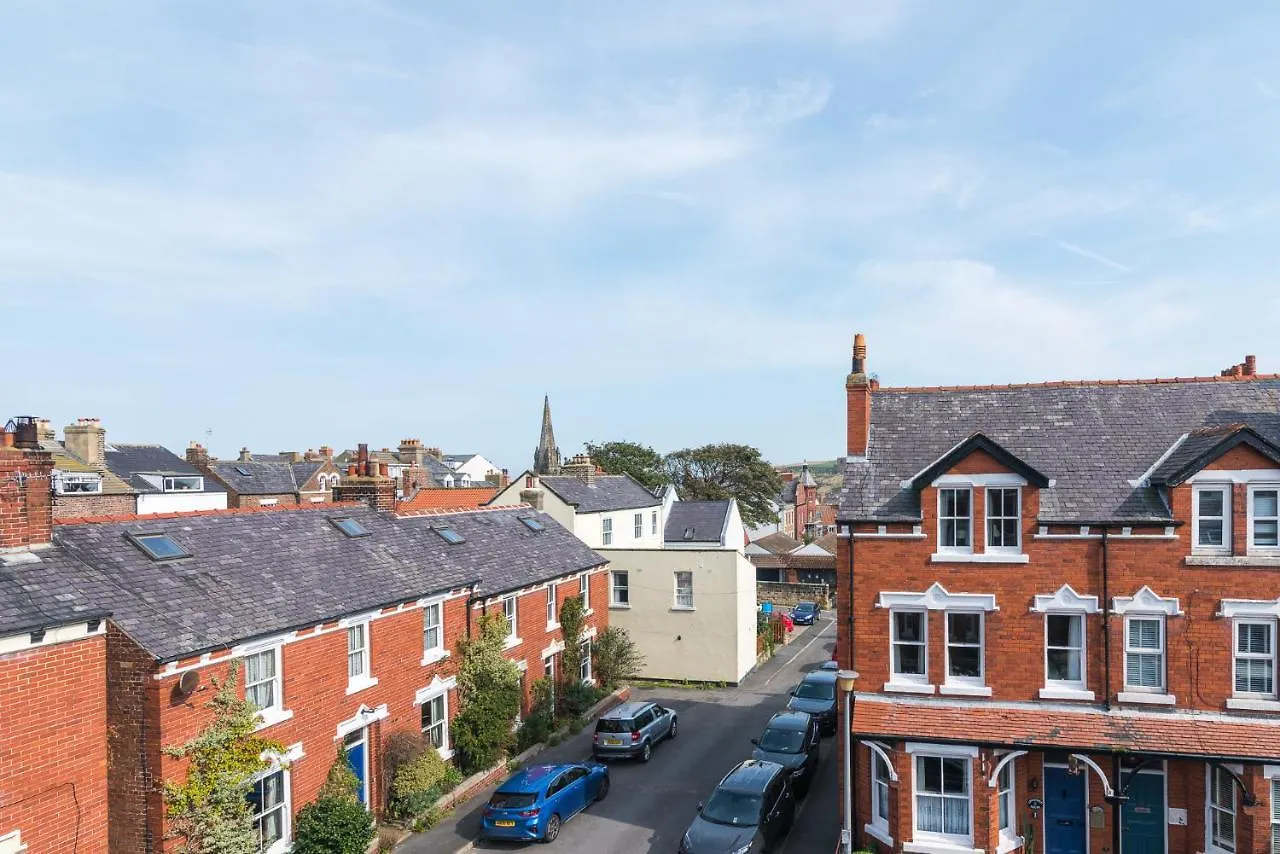 Whitby On The Hill Apartment