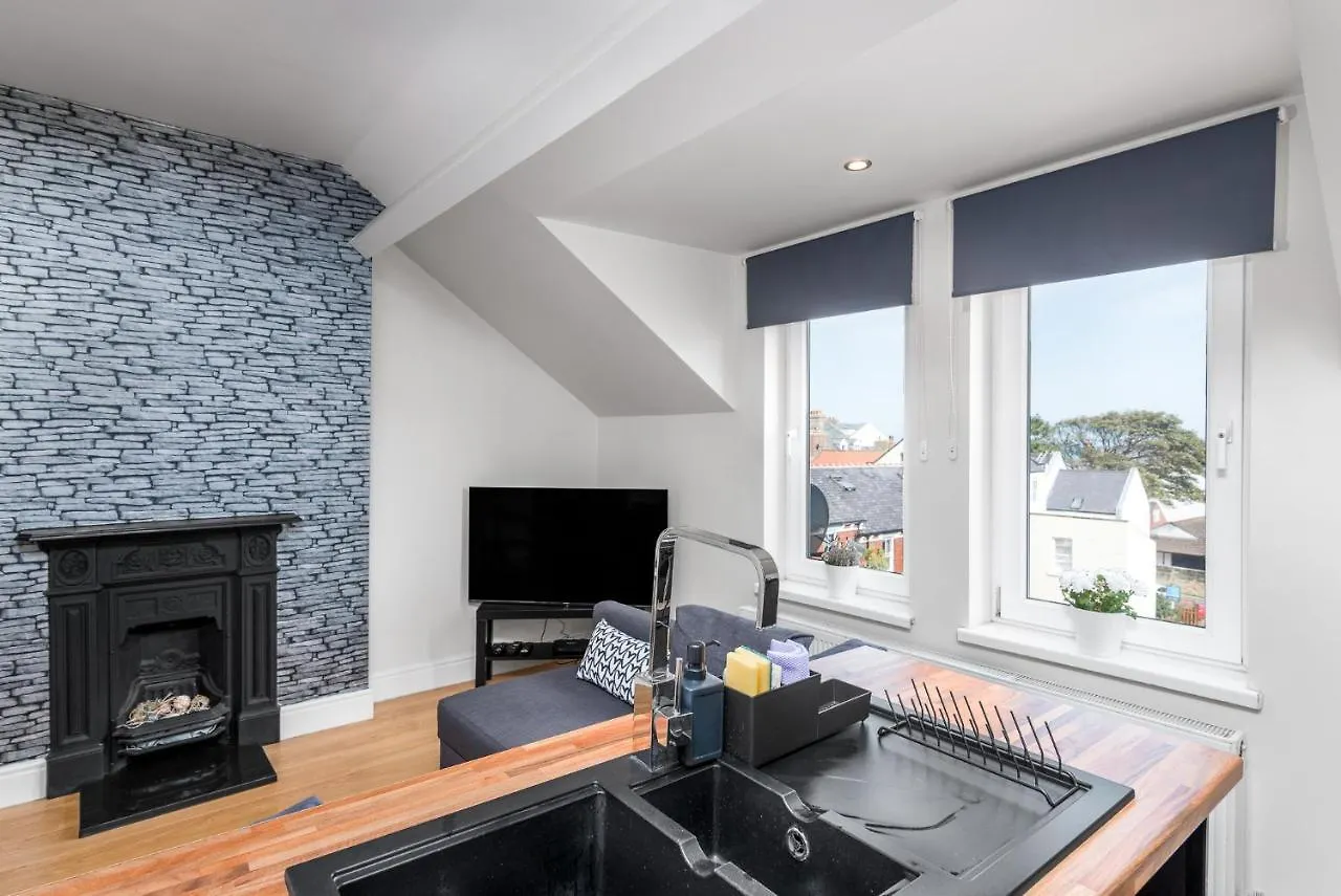Whitby On The Hill Apartment