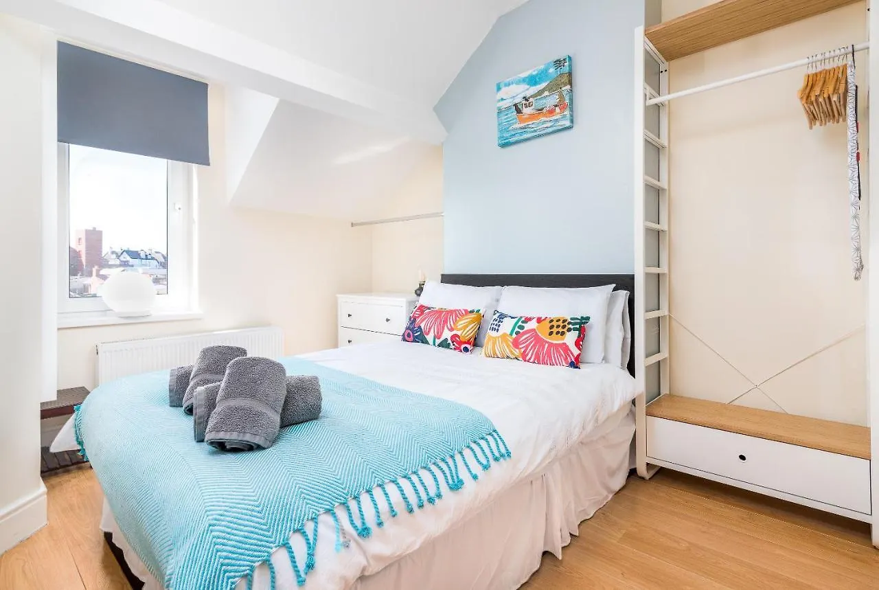 Whitby On The Hill Apartment