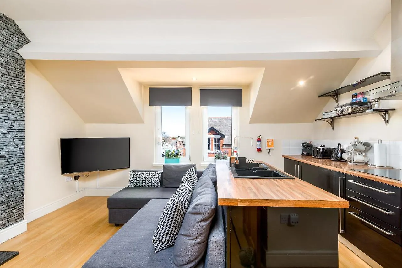 Whitby On The Hill Apartment